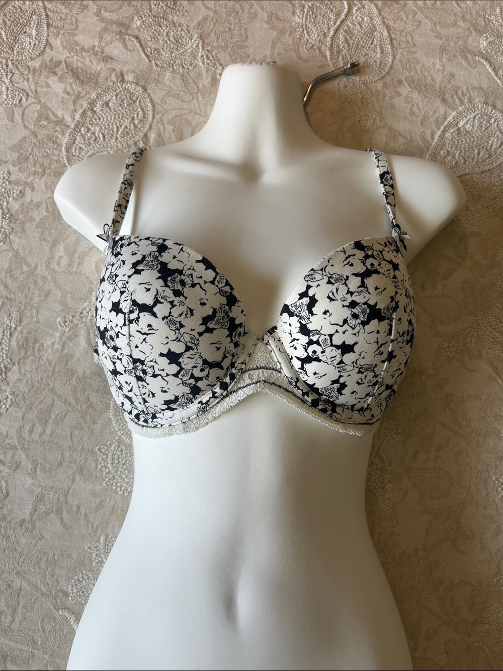 Sentiment Black & White Floral Underwire Bra – Size 36C